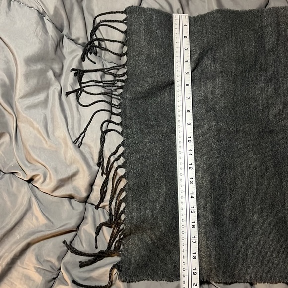 Extra Wide Scarf - Picture 2 of 3